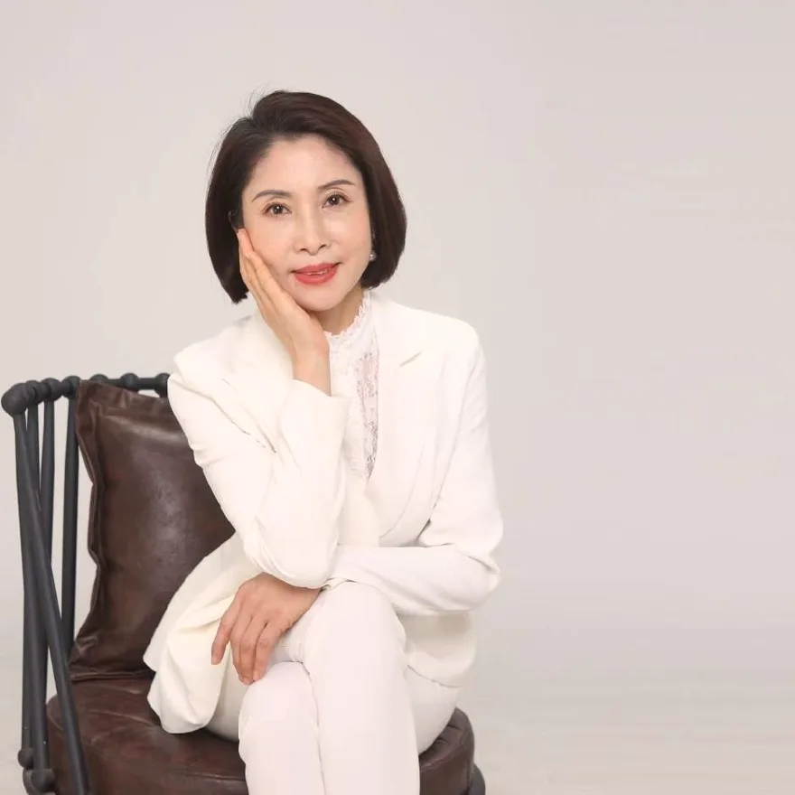 Biying, founder and principal tailor